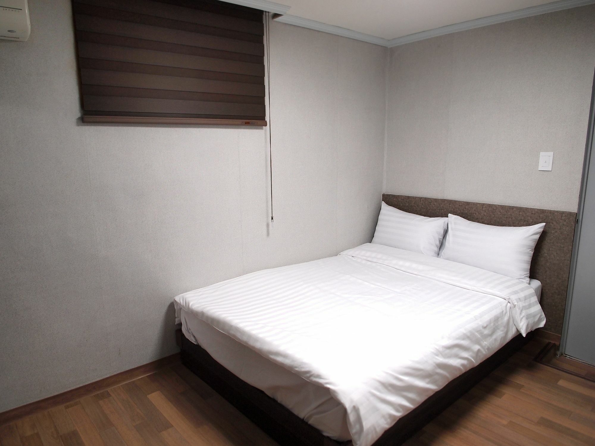 Hostel Gaon Sinchon Seoul Exterior photo